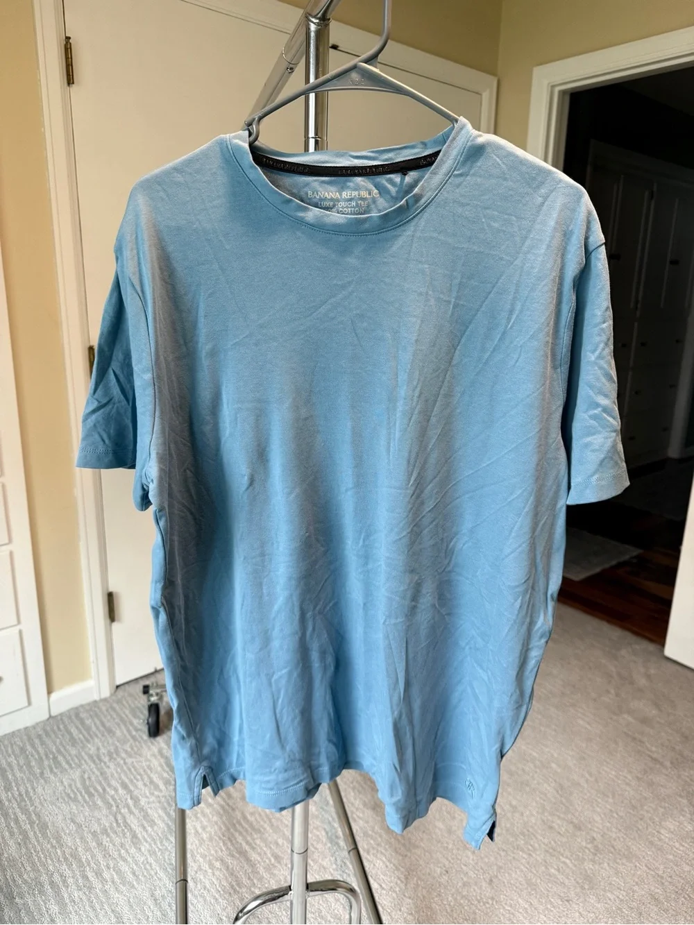 Banana Republic Men's Pale Blue Crew Neck Tee